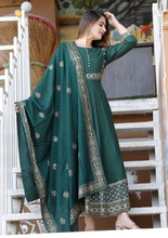 Load image into Gallery viewer, Women&#39;s Rayon Ethnic Gown With Dupatta