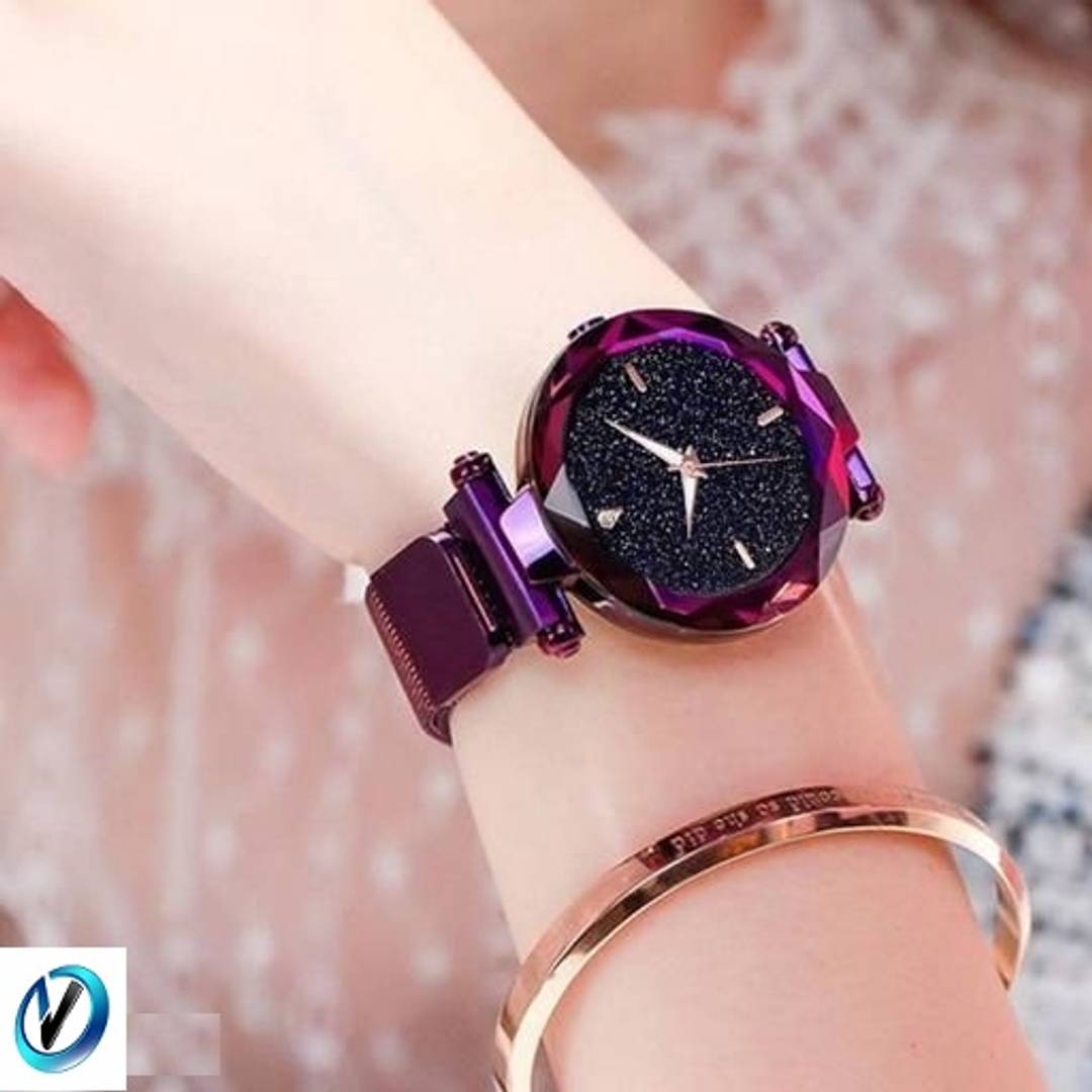 New Stylish Megnetic belt Women watches