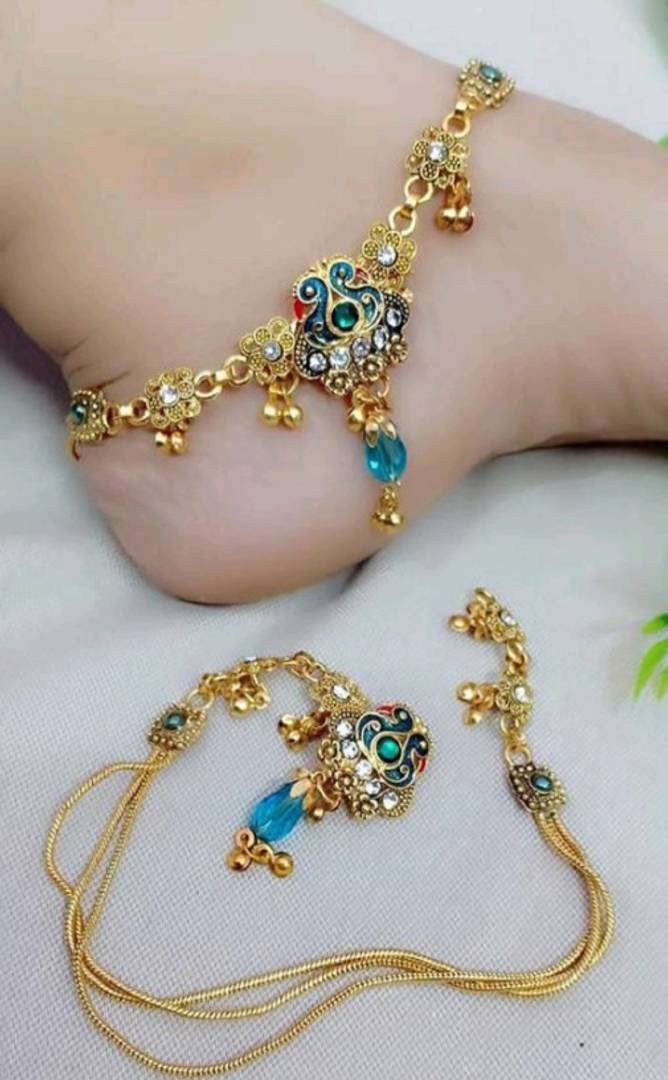 Latest Beautiful Alloy Gold Plated Anklets