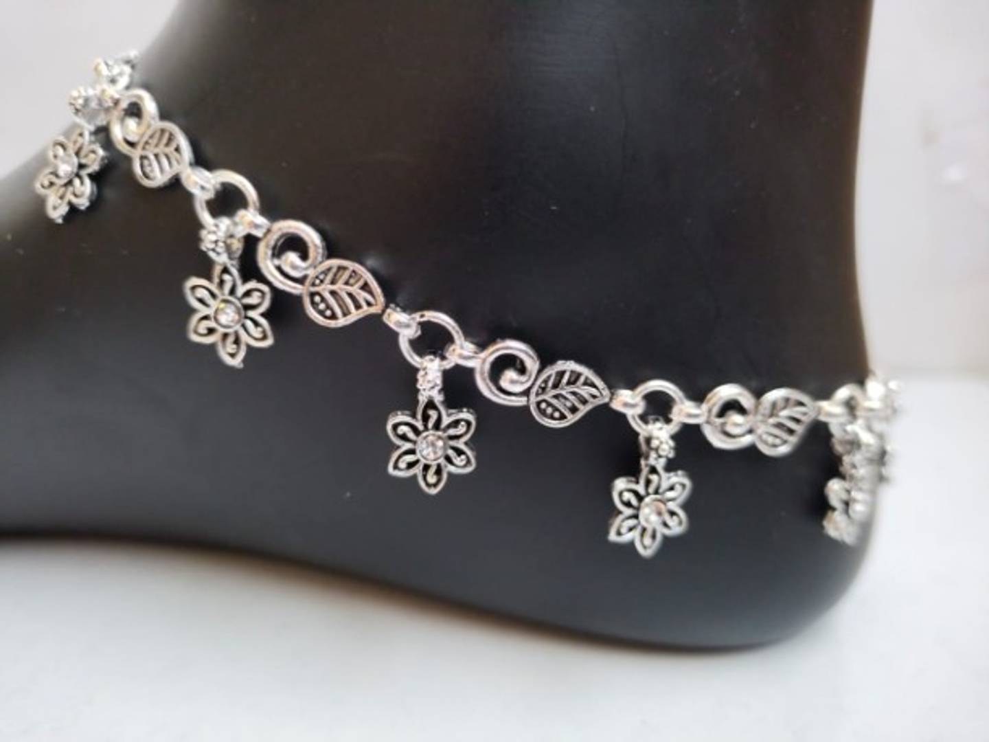 Latest Beautiful Alloy Silver Plated Anklets