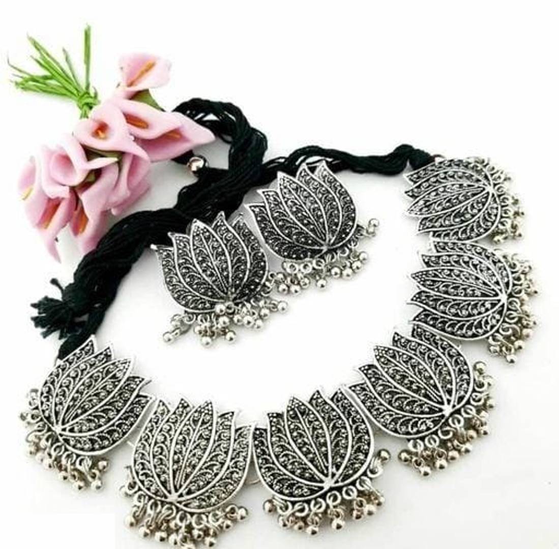 Women's Lotus Style Silver Jewellery Set