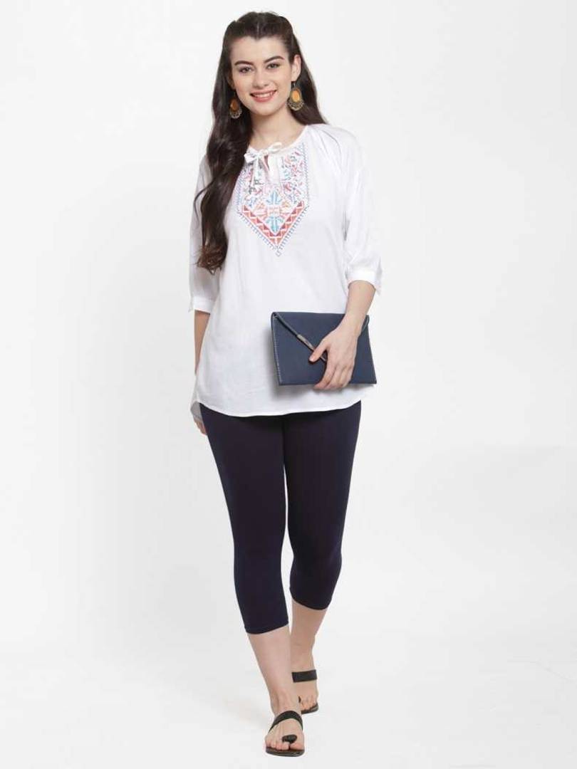 Stylish Leggings Solid Skin Fit Navy Blue Cotton Spandex Capri For Women & Girls