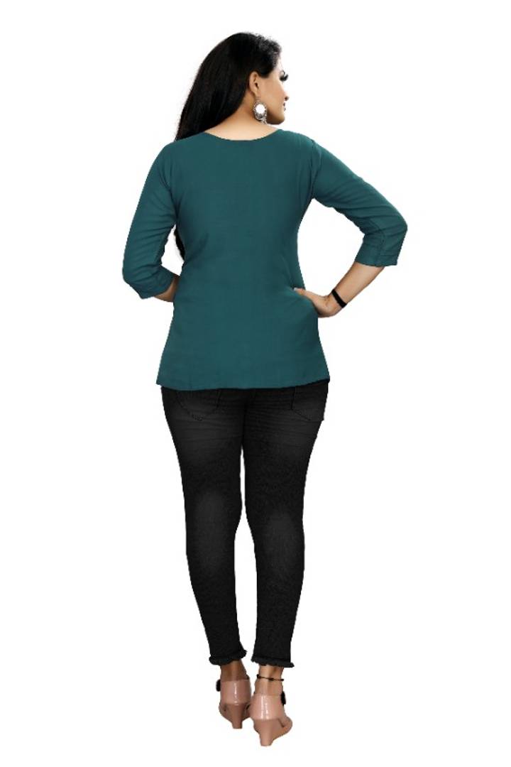 Stylish Rayon Solid 3/4 Sleeves Tunic Top For Women