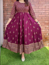 Load image into Gallery viewer, Pretty Kurti for womens