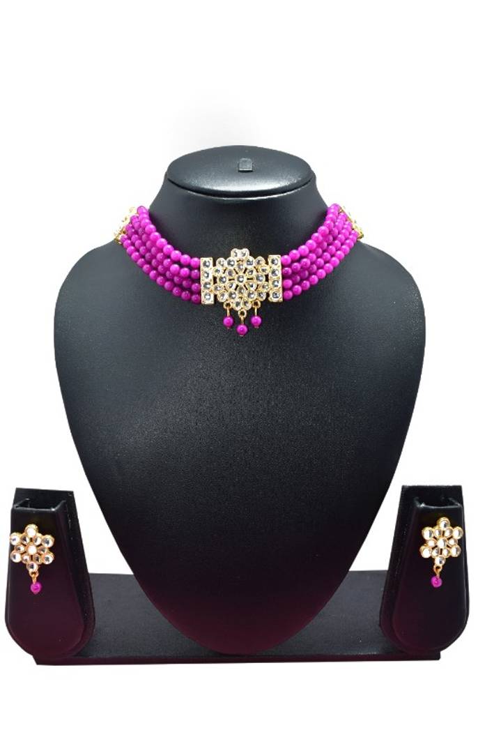 Stone Pendant Choker set with earrings