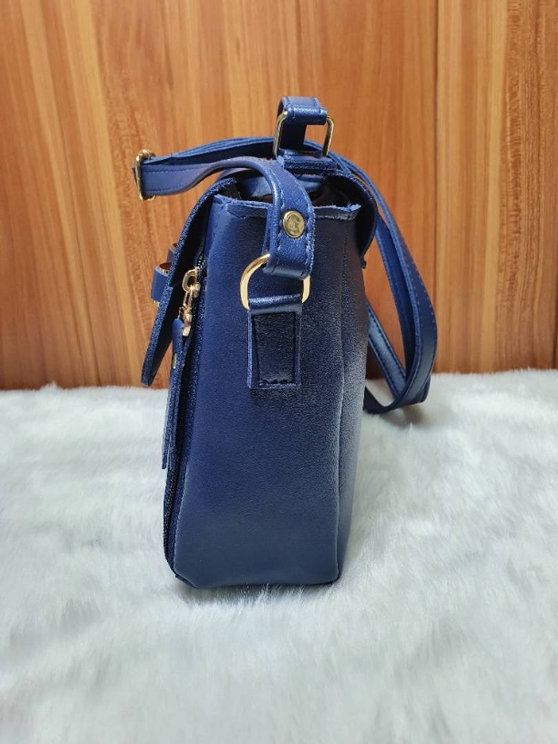 ROYAL SLING BAG