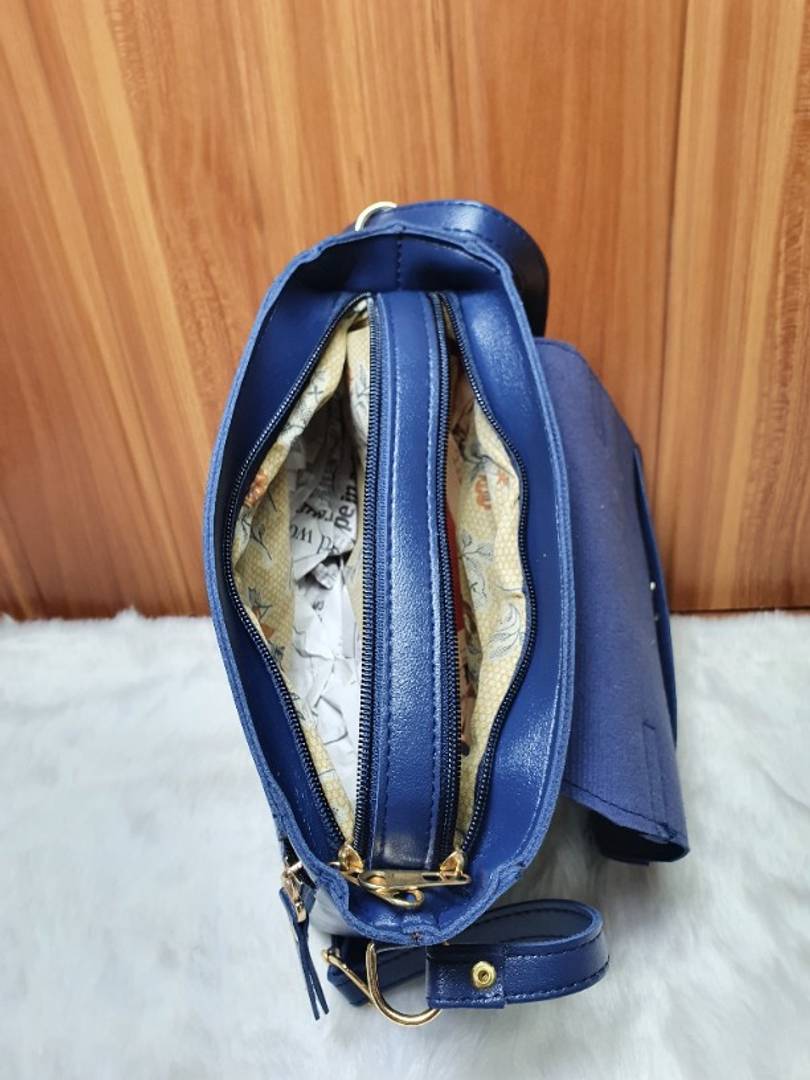 ROYAL SLING BAG