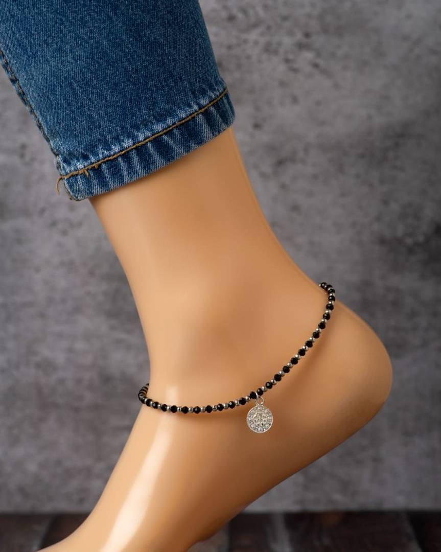 BEAUTIFUL WOMEN ANKLET