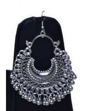 Load image into Gallery viewer, Shimmering Trending Silver Diva Style Alloy Jewellery Set For Women