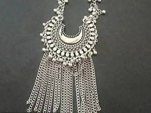 Load image into Gallery viewer, Shimmering Trending Silver Diva Style Alloy Jewellery Set For Women