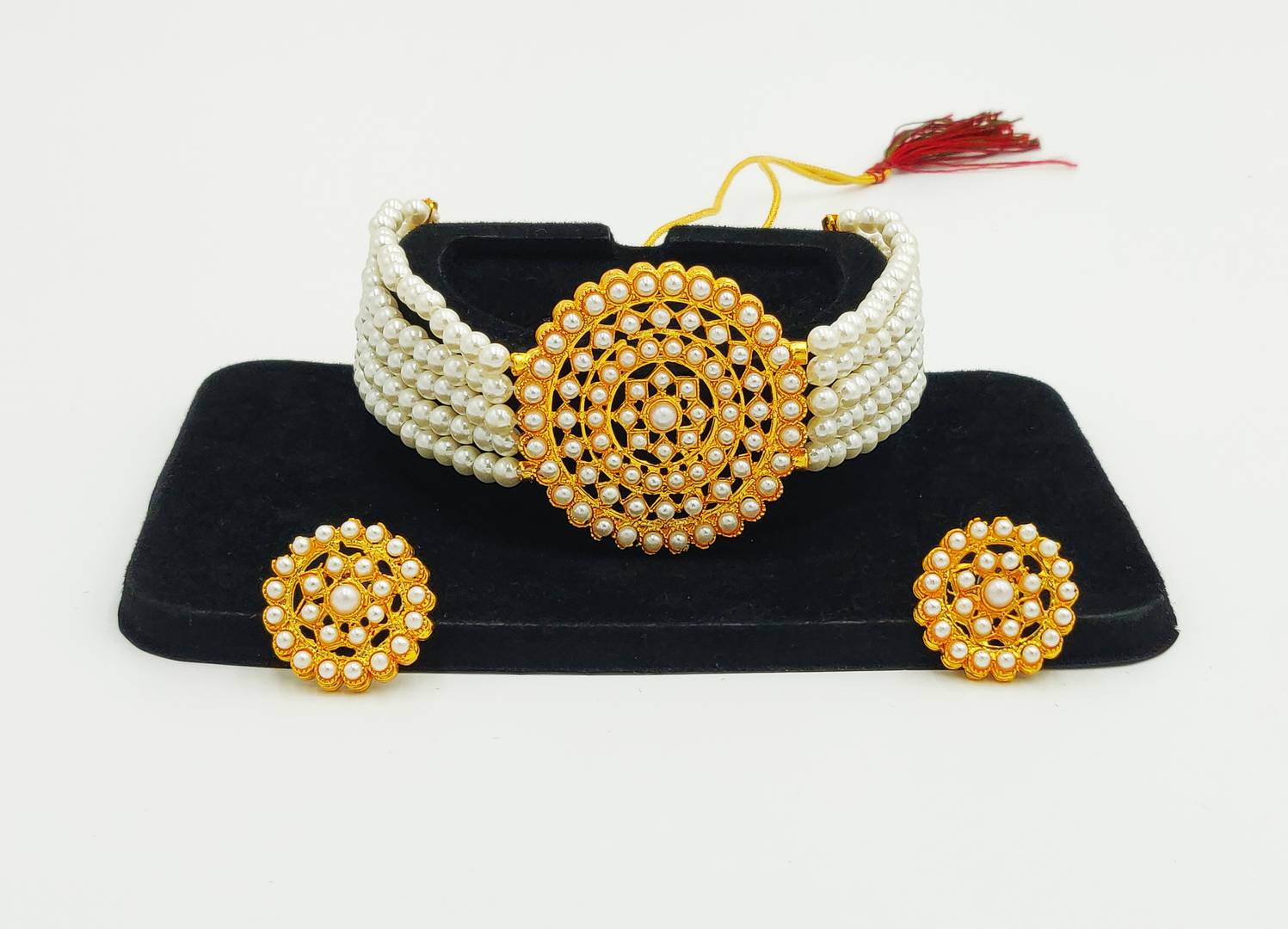 Stylish Alloy White American Diamond And Beads Work Jewellery Set For Women