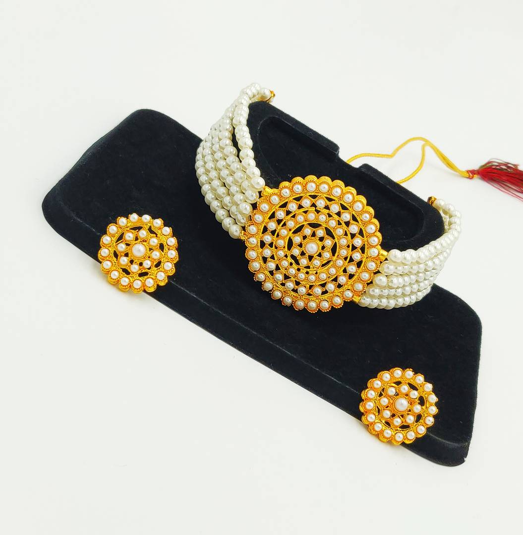 Stylish Alloy White American Diamond And Beads Work Jewellery Set For Women