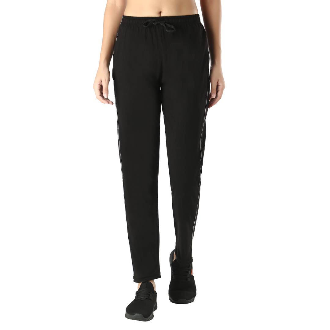 Stylish Black Cotton Solid Track Pant For Women