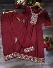 Load image into Gallery viewer, Elegant Maroon Cotton Flex Mirror Embroidered Kurta with Pant Set For Women