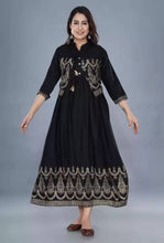Load image into Gallery viewer, Stylish Rayon Printed Black 3/4 Sleeves Mandarin Collar Kurta With Jacket Set For Women