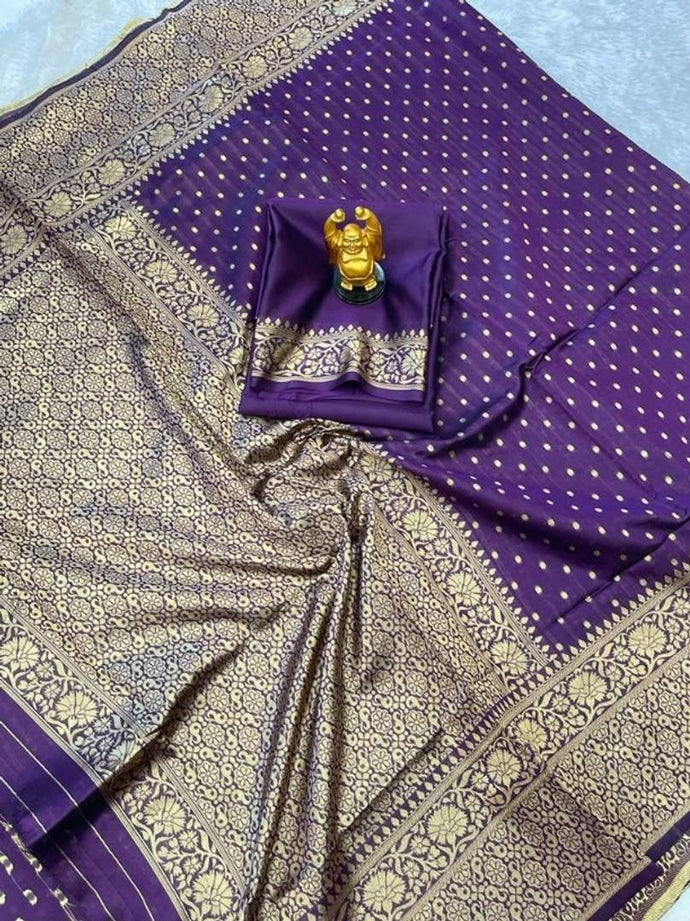 Stunning Kanjeevaram Saree In Solid Body With Gold Border & Intricate Zari Detailing With Blouse Piece