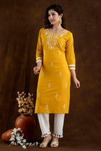 Load image into Gallery viewer, Women Cotton Chickenkari kurta with pant
