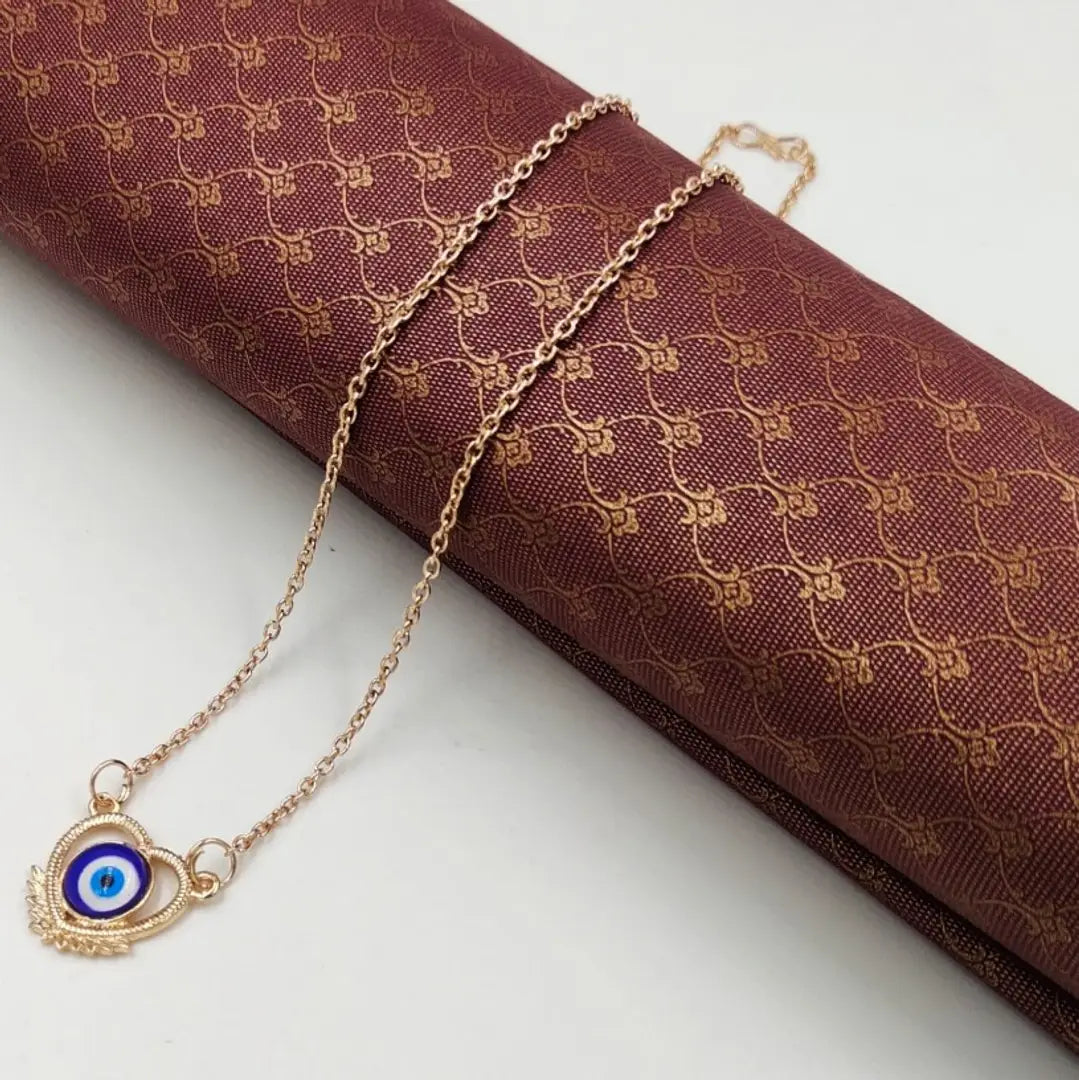 Alluring Alloy Evil Eye Pendant In Chain For Women