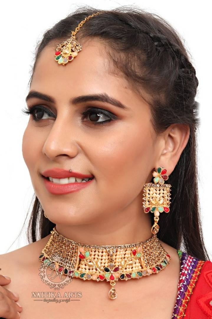 Trendy Alloy Gold Plated Artificial Stone Choker Jewellery Set For Women