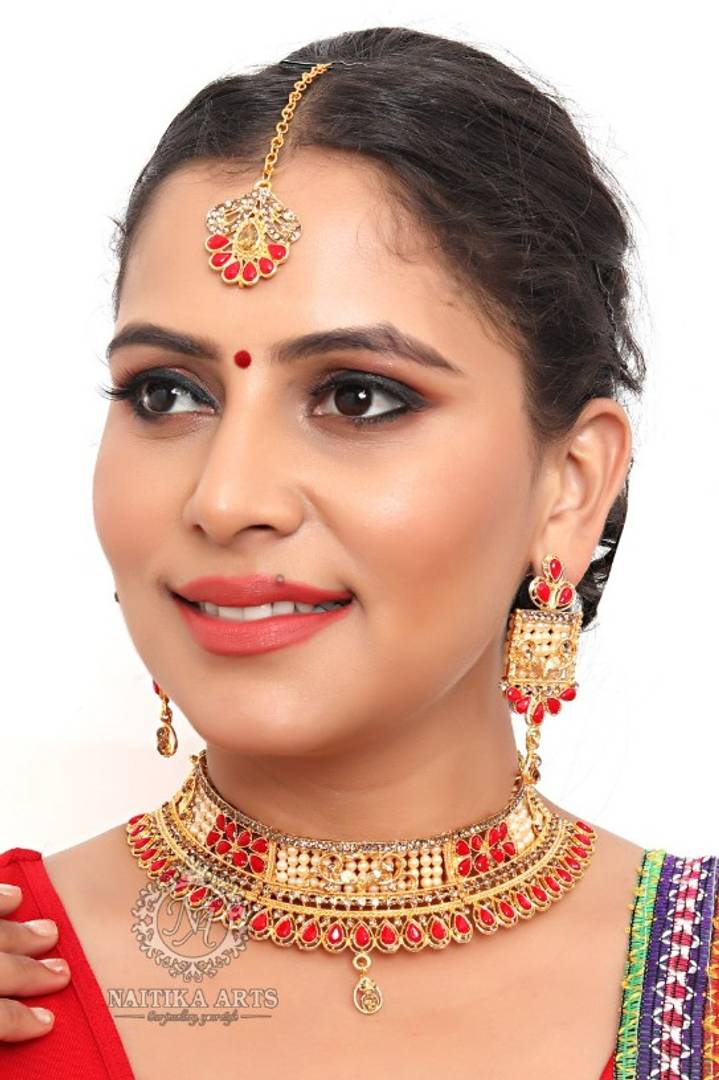 Trendy Alloy Gold Plated Artificial Stone Choker Jewellery Set For Women