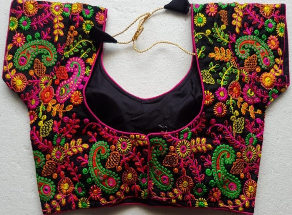 Elegant black Bengalory cotton blouse featuring intricate Kachhi embroidery and Gamdhi work. Designed for comfort and style, this premium blouse with short sleeves is perfect for festive and special occasions.